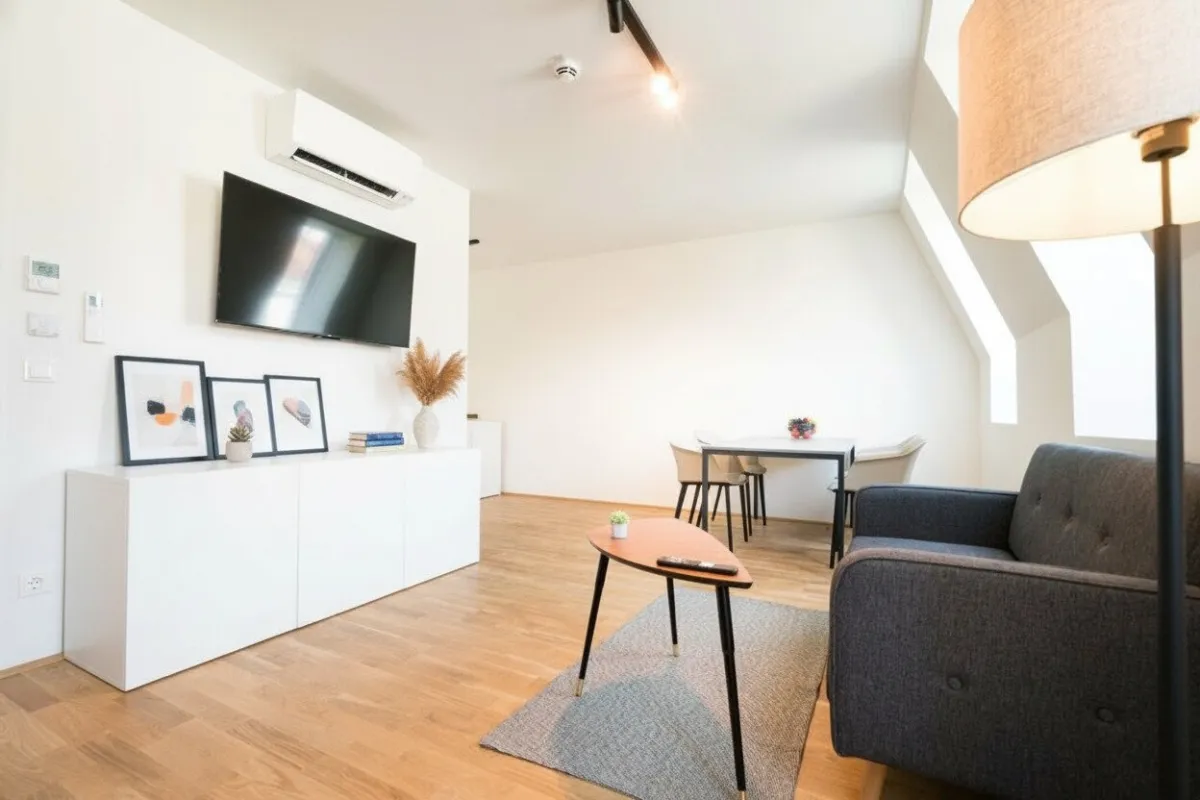 sonnige DG-Wohnung mit optionalem Balkon - Bild 1