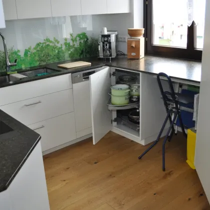 TOP SANIERTE 4 ZIMMERWOHNUNG MIT TIEFGARAGE IN BESTLAGE! - Bild 2