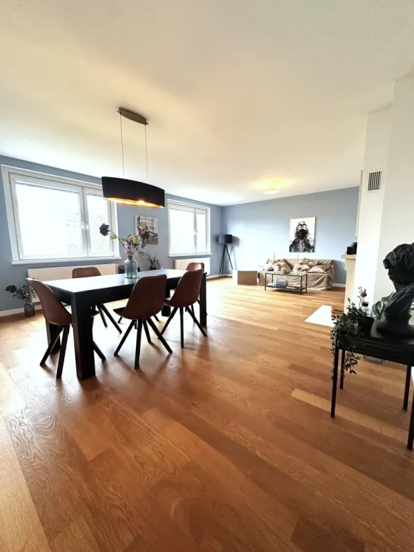 Stilvoller Erstbezug nach Modernisierung: Lichtdurchflutete 3 Zimmer-Wohnung in idyllischer Ruhelage im 19. Bezirk - Bild 1