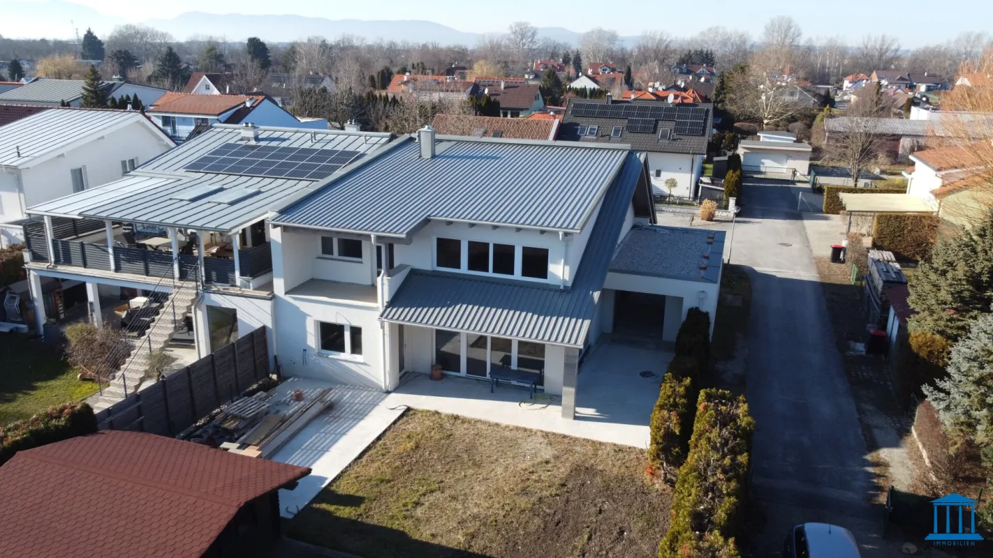 NEU errichtetes Seehaus mit Garage in ruhiger Seitengasse - Rohbau inkl. Vorbereitung für Klima- & Photovoltaikanlage! - Bild 1