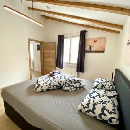 6 Wohneinheiten in kernsaniertem Stadthaus mit Top Rendite - Bild 2