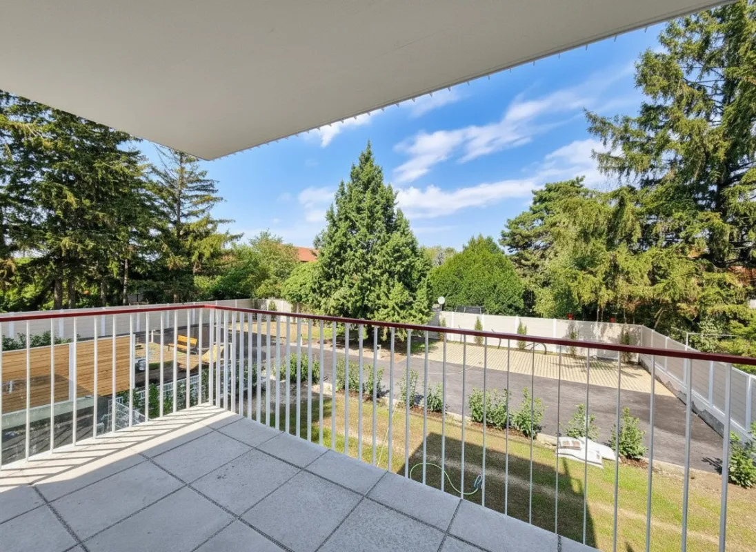 RUHELAGE TRIFFT WOHNGENUSS – Sonnige 4-Zimmer mit Balkon - Stilvolle Ausstattung – Wohnen im Grünen - Bild 1
