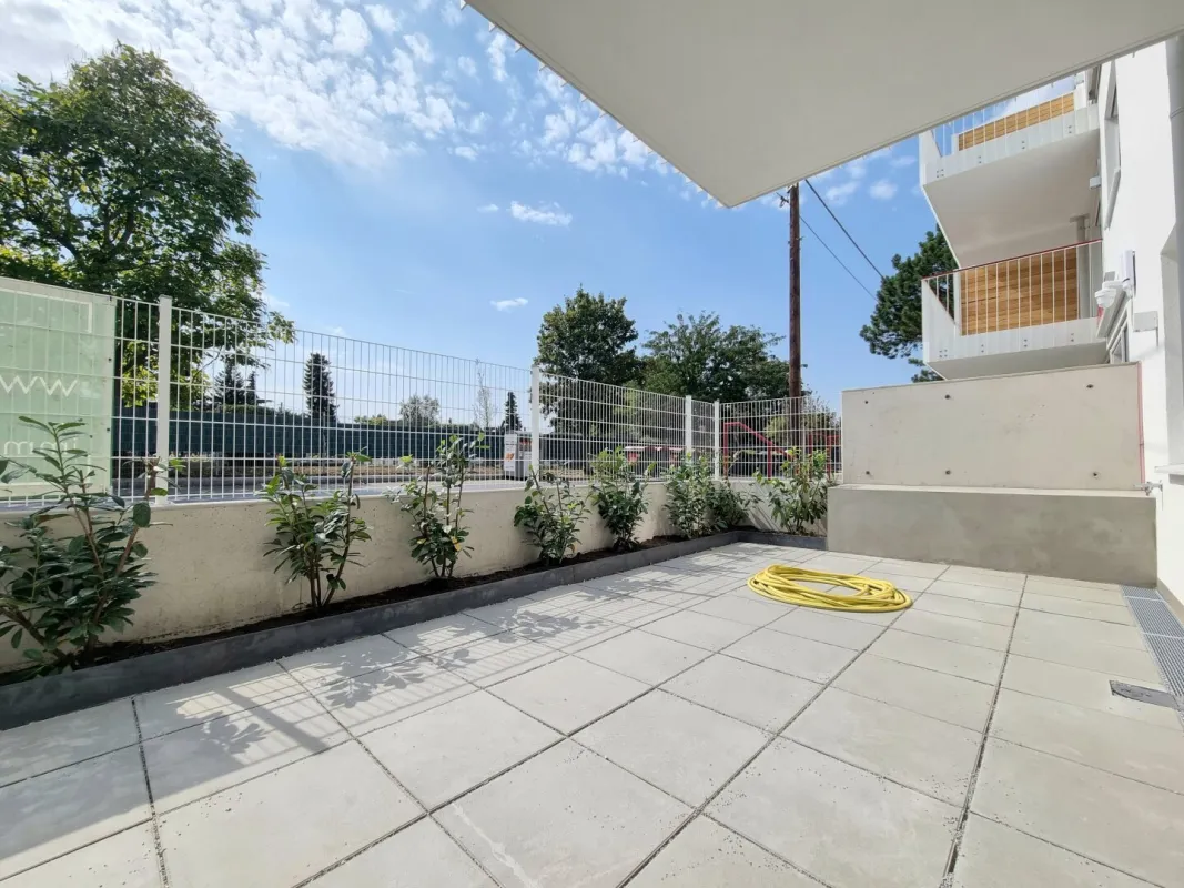 RUHELAGE TRIFFT WOHNGENUSS – Terrassetraum mit Süd/West Aussichtung - Stilvolle Ausstattung - Bild 1