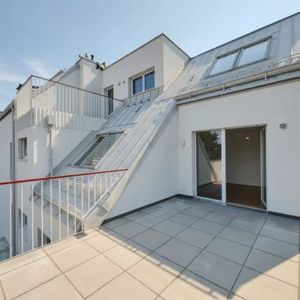 Stilvolle Ausstattung mit 16m² Außenfläche - RUHELAGE TRIFFT WOHNGENUSS – Stilvolle Ausstattung – Wohnen im Grünen - Bild 3