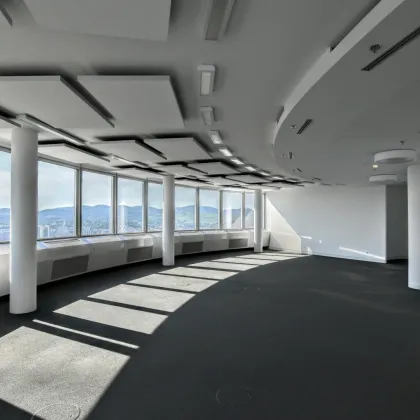 Modernes Büro mit Aussicht im Milleniumtower - Bild 2