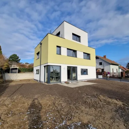 VON ALLEM DAS BESTE: VON STADT UND VON LAND – Exklusives schlüsselfertiges Einfamilienhaus mit Keller, großzügiger Gartenanlage und tollen Terrassen - Bild 3