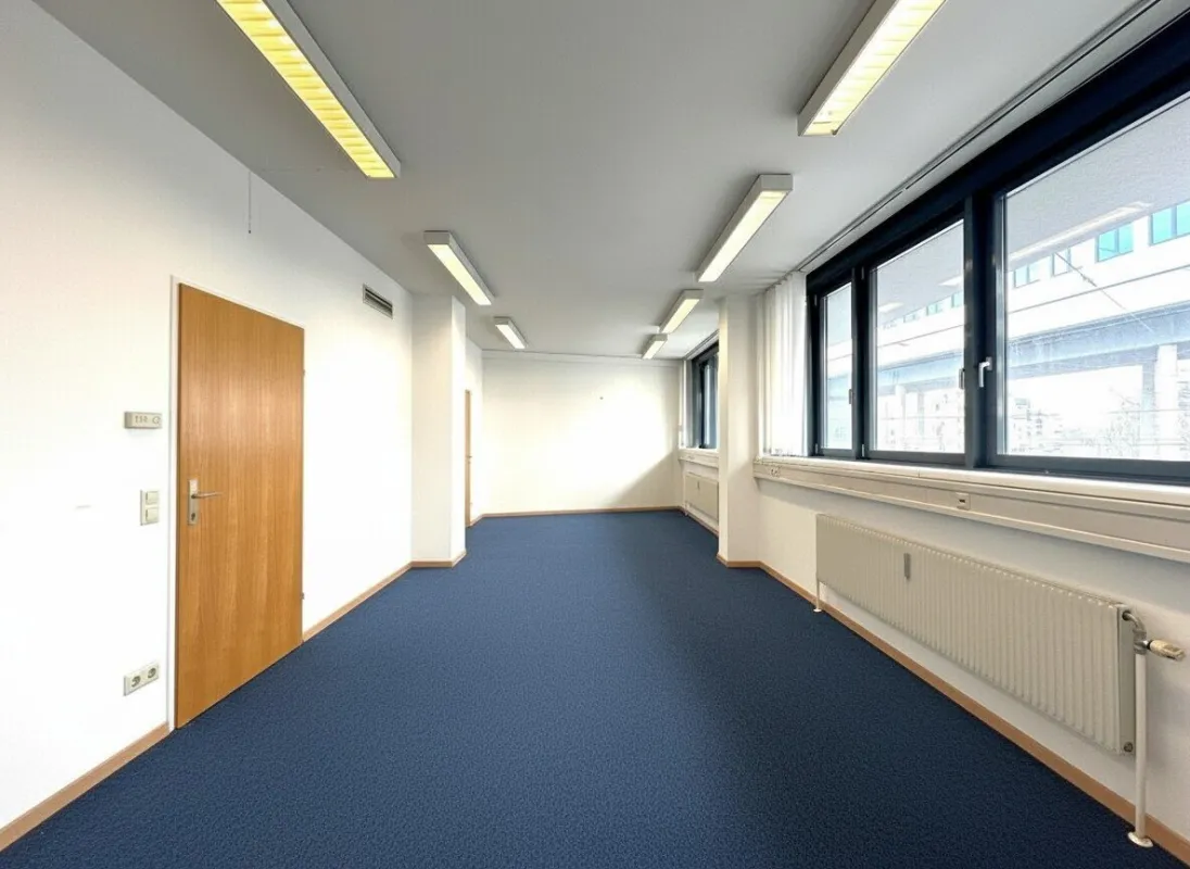 Büro am Höchstädtplatz: Sehr gute Infrastruktur im Haus und Umgebung | U6 - Bild 1