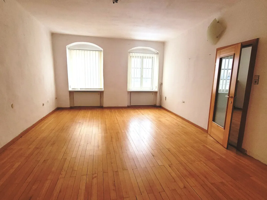 Große Praxis oder Büro im Ybbser Altstadtzentrum zu vermieten - Bild 1