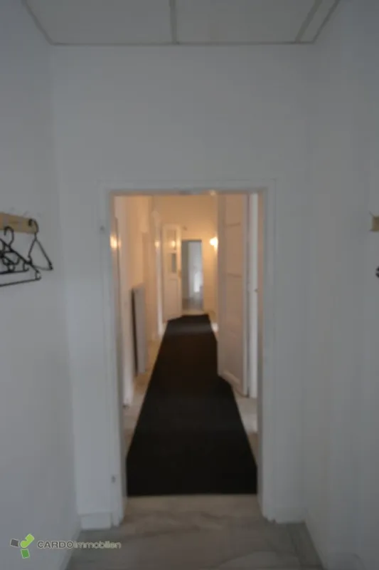 Traumhaftes Wohnen/Ordination/Büro in NÖ: 260m² vollsaniertes Haus, teilmöbliert mit Garten, Balkon, Garage und Bergblick für €2200 inkl. Steuer + Betriebskosten, oder das Objekt kaufen! - Bild 1