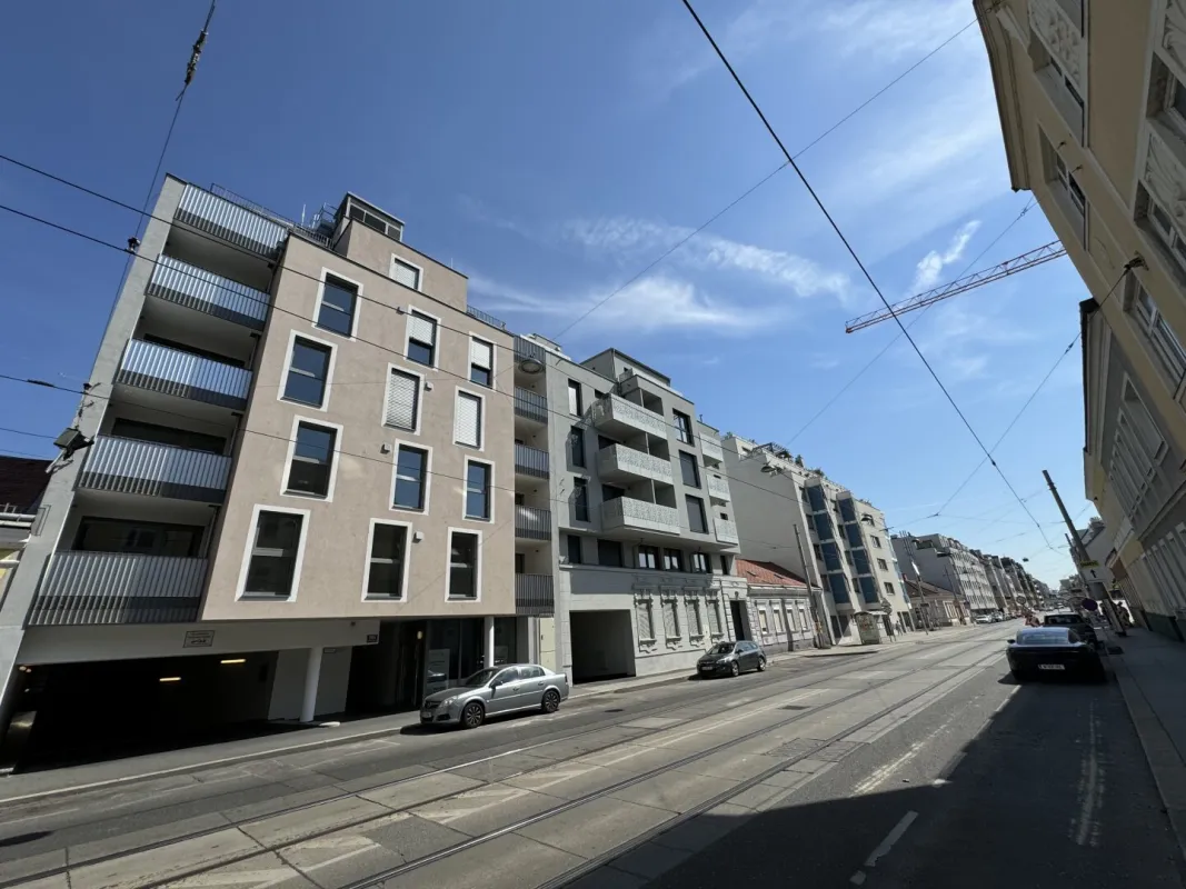 CHARMANTES INVESTMENT – FREIFLÄCHE - LUFTWÄRMEPUMPE – KELLER – GARAGE – U1! - Bild 1