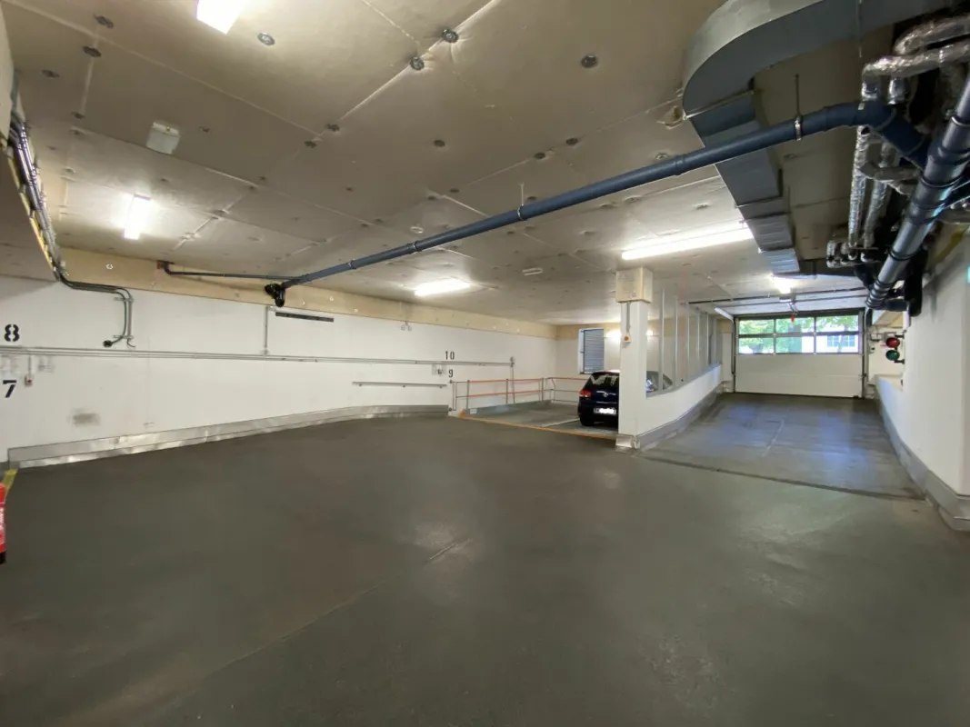 1180 Wien, Herbeckstraße 59 - Tiefgaragenstellplatz! - Bild 1