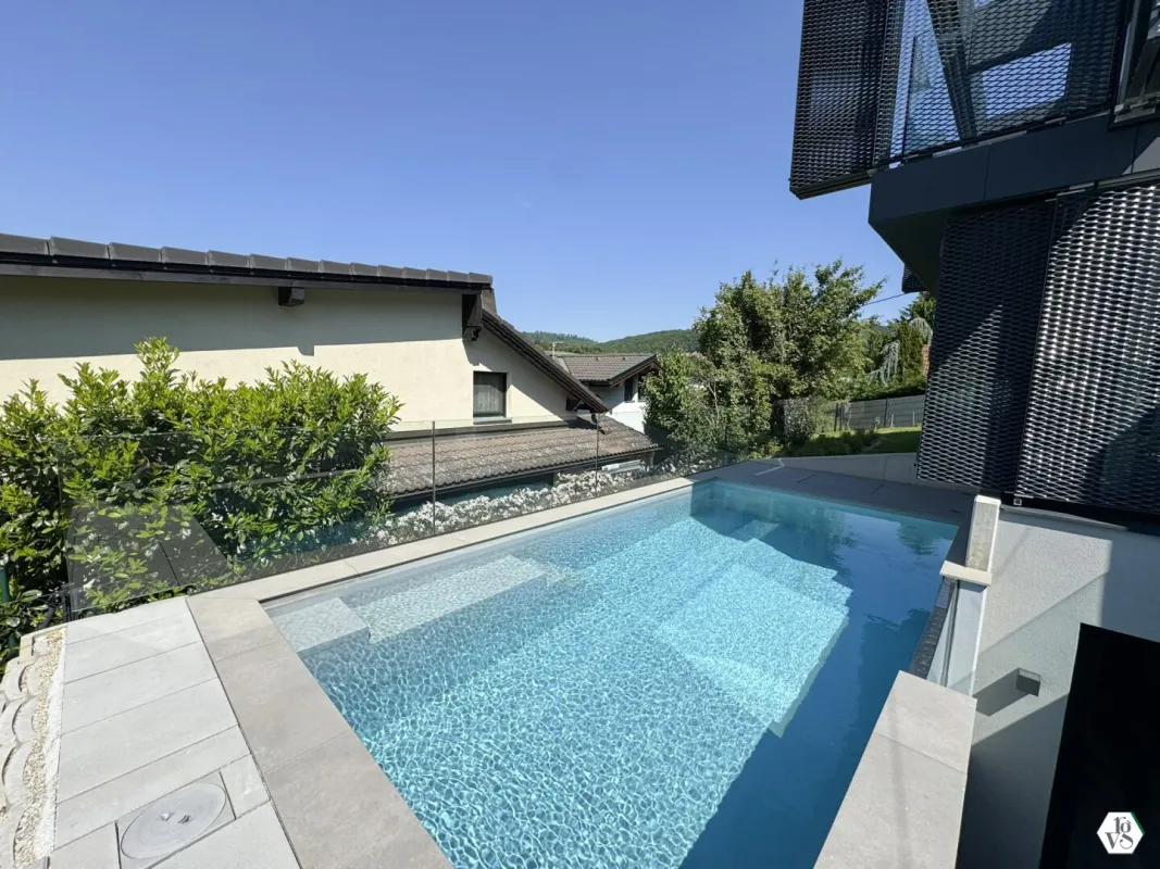Exklusive Neubauvilla in absoluter Ruhelage mit Pool - Bild 1
