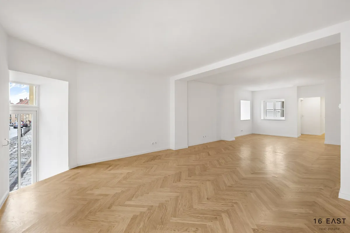Erstbezug! Büro, Geschäftslokal mit Strassenzugang, große Kellerfläche mit Ausbaupotential! vollsaniert und hochwertig ausgestattet! - Bild 1