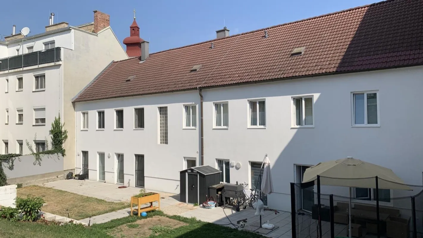Kleines Zinshaus im Zentrum von Groß-Enzersdorf! Ein ganzes Haus zum Preis einer Wohnung! Nur € 2.350/m² netto  + 4,29% Rendite-Top-Gelegenheit! Investieren in Sachwerte! Zusätzlich Baureserve! - Bild 1