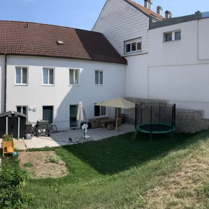 Kleines Zinshaus im Zentrum von Groß-Enzersdorf! Ein ganzes Haus zum Preis einer Wohnung! Nur € 2.350/m² netto  + 4,29% Rendite-Top-Gelegenheit! Investieren in Sachwerte! Zusätzlich Baureserve! - Bild 2