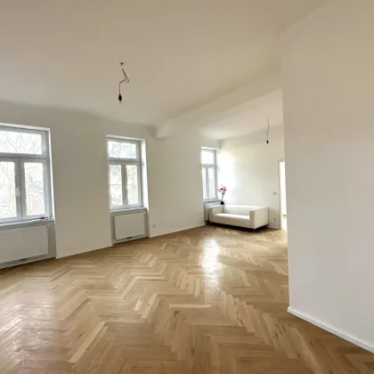 Helle 2-Zimmer Wohnung steht zu einem Top-Preis zum Verkauf! Erstbezug nach Sanierung inkl. en-suite Badezimmer - Bild 2