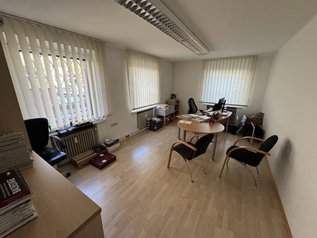 Vermietete Büro-/Praxisfläche in Telfs: 362 m² mit Terrasse und 2 Garagen! - Bild 1