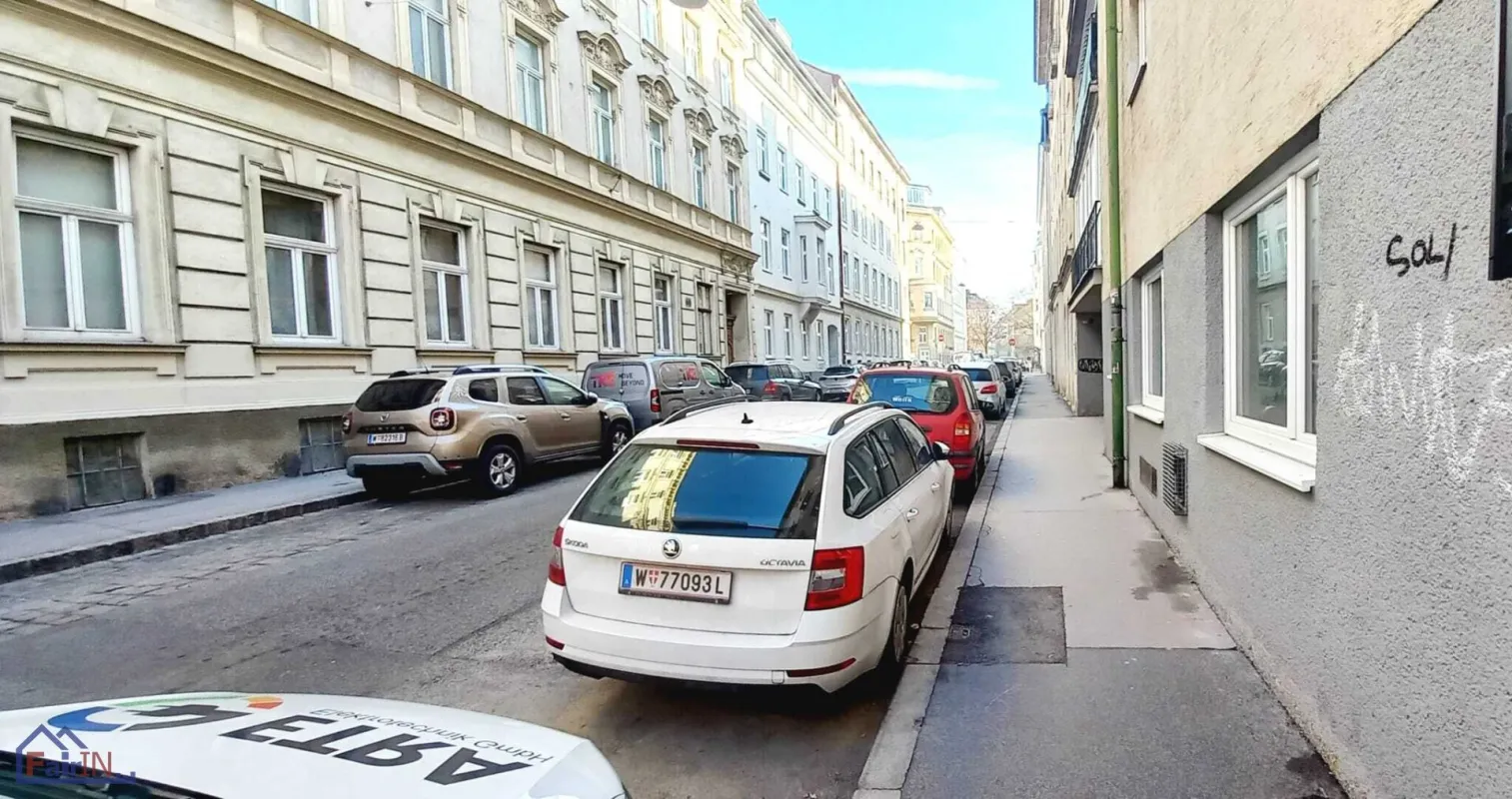 ***Renovierungsbedürftig! - 2-Zimmer-Wohnung in 1150 Wien, EG, 48m²/ Ab sofort verfügbar*** - Bild 1