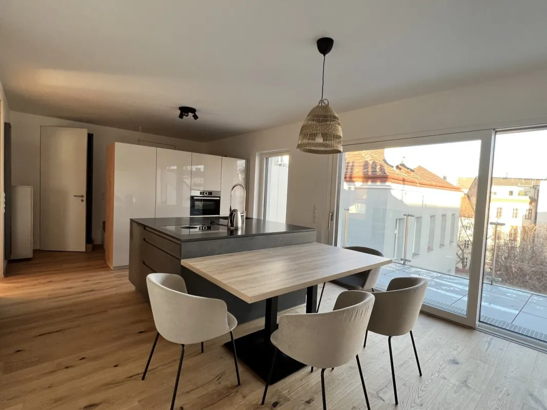 Neubauwohnung mit Balkon und großzügiger Terrasse im 5. Bezirk - Bild 1