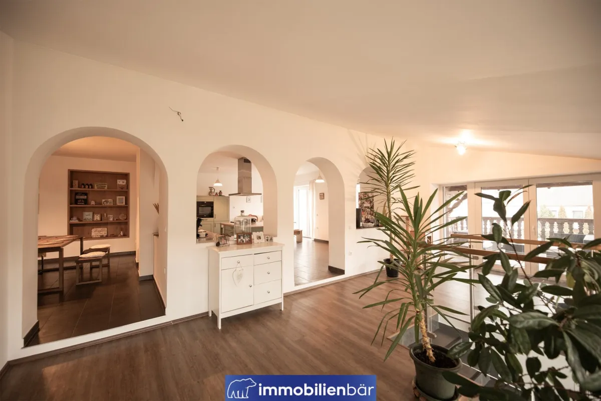 Helle XXL Wohnung mit 2 Terrassen und vielen Extras - Top Preis - Bild 1