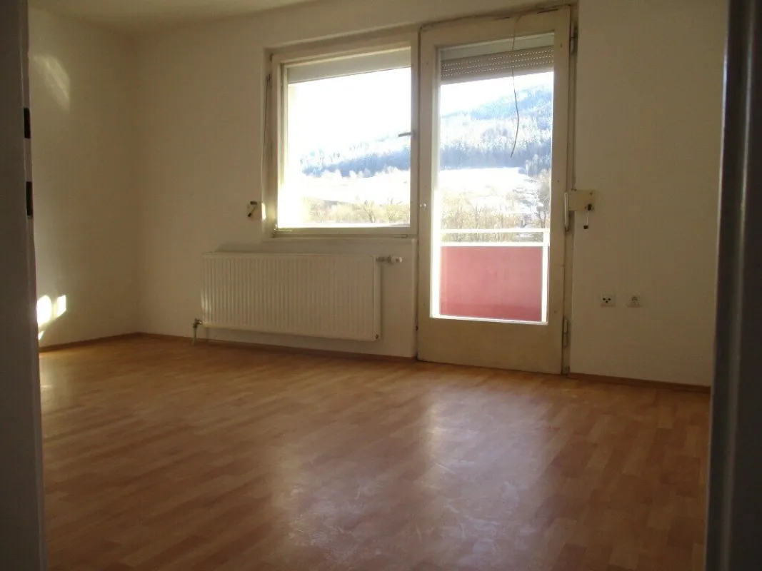 Zentrumsnahe 2-Zimmer-Wohnung mit Küchenblock und Balkon in Kindberg zu mieten ! - Bild 1