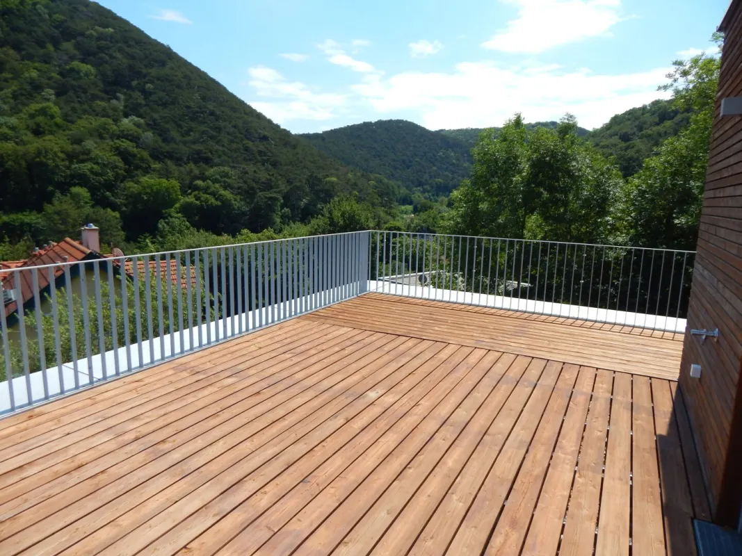 Exclusive Villa mit eigenem Lift im Haus, Pool und Grünblick - Neubau Erstbezug - Bild 1