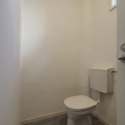 Büro/ Geschäftsfläche mit Gasseneingang - Bild 3
