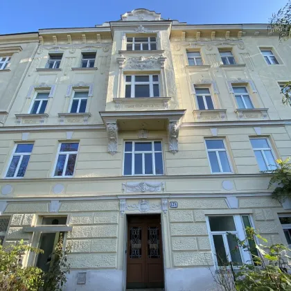 Lichtdurchflutete ALTBAUWOHNUNG 4 Zimmer mit Loggia direkt neben U4 Station - inkl. ruhigen Allgemeingarten - Bild 3