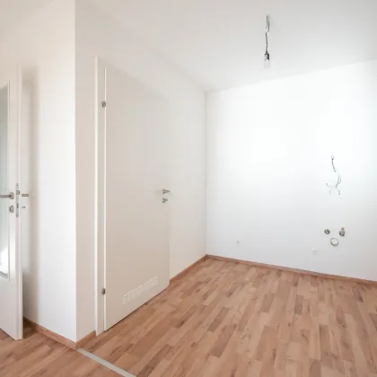 Wohnen in Bahnhofsnähe: 2 Zimmer Erstbezug mit Balkon - späterer Kauf möglich! Go2Eisenstadt! - Bild 3