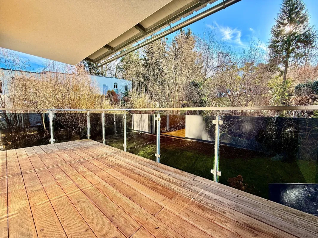 EXKLUSIVER NEUBAU I AM FUßE DES RUCKERLBERGS I SÜD-BALKON I TIEFGARAGE I DIREKT AM LEONHARDBACH I IDYLLISCH I SACKSTRAßE AB SOFORT I - Bild 1