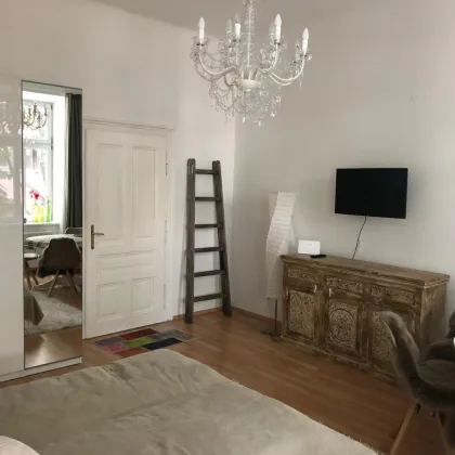 Schöne Altbauwohnung- 1Zimmer- ca 37 m²- 3,10m Deckenhöhe- Balkonzubau - Bild 2