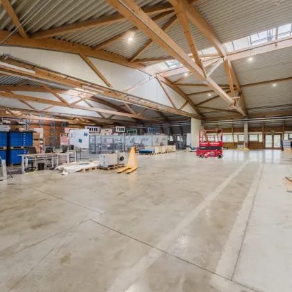 Produktions-/Lagerhalle und Büros | direkt an der Autobahn | sichtbare Werbefläche | top ausgestattet - Bild 2