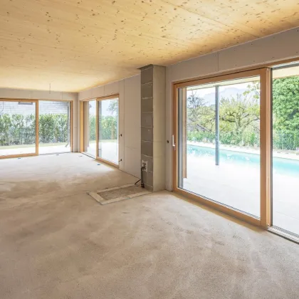 Exquisite Neubau-Luxusvilla mit Seeblick und Pool / Provisionsfrei - Bild 3