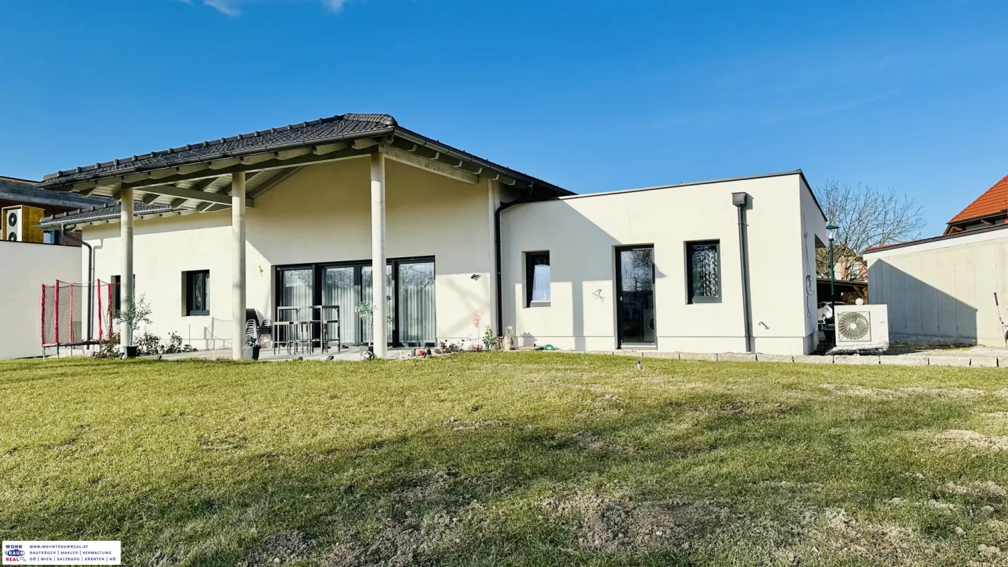 RARITÄT -- Traumhafter Bungalow mit schöner Aussicht! - Bild 1
