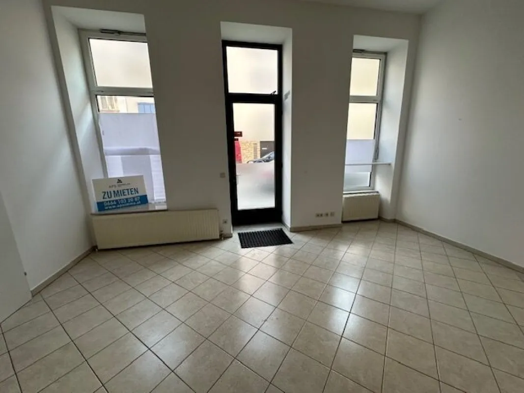 Ruhige Lage, modernes Büro/Praxis mit Autoabstellplätzen in zentraler Lage! Unbefristet! - Bild 1