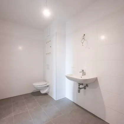 Miete inkl. KFZ-Stellplätzen! 2 Zimmer Erstbezugswohnung mit Balkon nahe Bahnhof Eisenstadt! - Bild 3