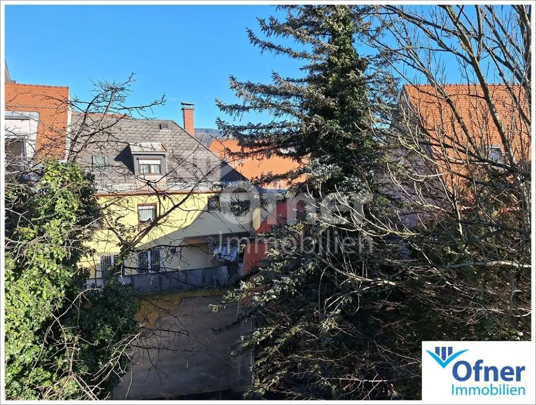 3-Zimmer-Wohnung mit Balkon, Bergblick und zentrumsnaher Ruhelage - Bild 1