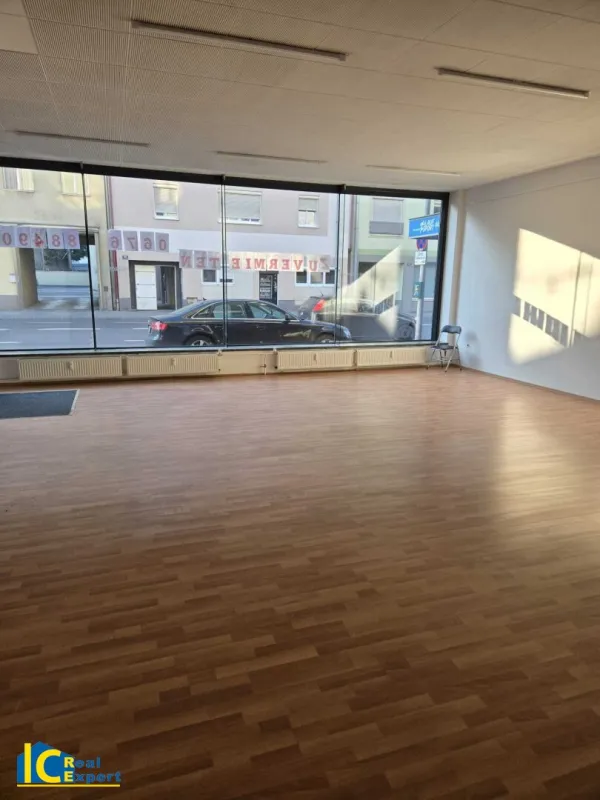 Vielseitige Gewerbefläche in Wiener Neustadt - flexibel nutzbar und top gepflegt! - Bild 1