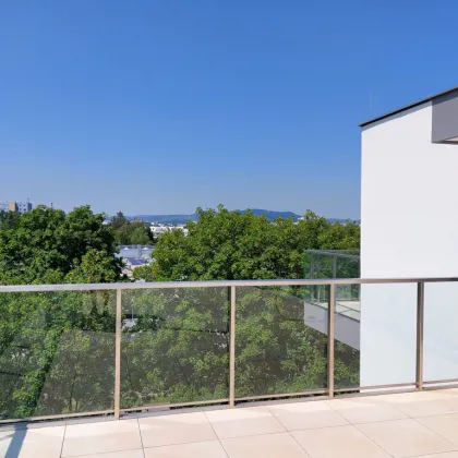 ERSTBEZUG: PENTHOUSE MIT 85 m² TERRASSE UND TRAUMHAFTEN WEITBLICK! - Bild 2