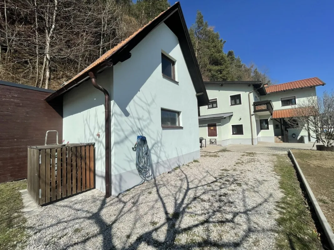Traumhaftes Einfamilienhaus in Grimmenstein – vollrenoviert, Balkon, Garage & extra Werkstatt! - Bild 1