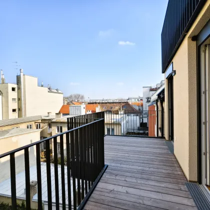 Exklusives Wohnen in Währing - Stilvolle Dachgeschosswohnung mit 2 Außenflächen - Hochwertige Ausstattung  - Exzellente öffentliche Anbindung - Bild 2