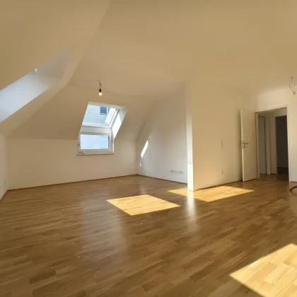 4 Zimmer Dachgeschosstraum - Exklusives Wohnen in Währing  - Hochwertige Ausstattung  - Exzellente öffentliche Anbindung - Bild 3