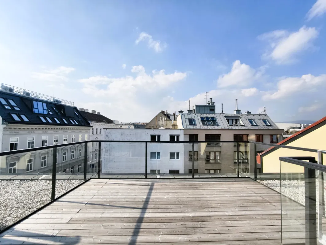 Exklusive 4 Zimmer Dachgeschosswohnung mit traumhafter Dachterrasse - Exzellente öffentliche Anbindung - Hochwertige Ausstattung - Bild 1