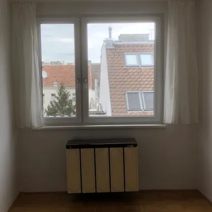 Vermietete 2-Zimmer mit einer Wohnküche im 5en Liftsock nahe dem Brunnen Markt und U6! - Bild 2