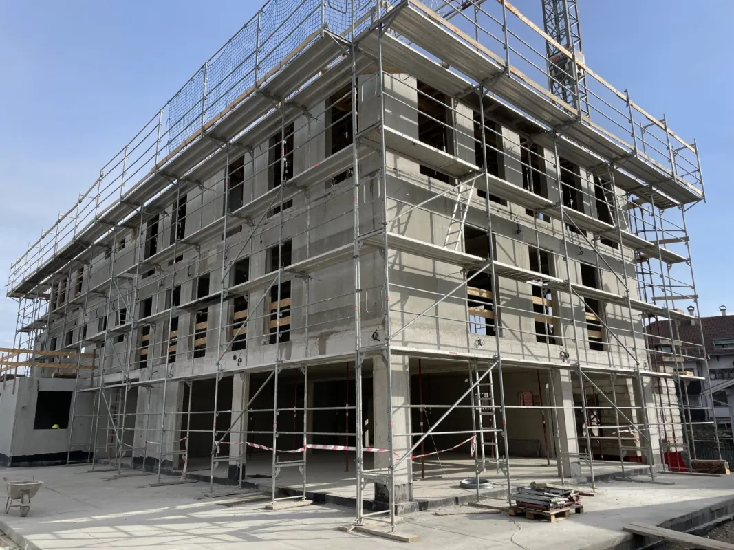 Geschäftslokal in frequentierter & werbewirksamer Lage - Neubauerstbezug - Seekirchen am Wallersee - Bild 1