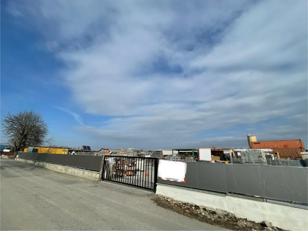Vielseitig nutzbarer Lager- und Stellplatz ca. 800m² auf Industrieareal zu vermieten (FS Platz) - Bild 1