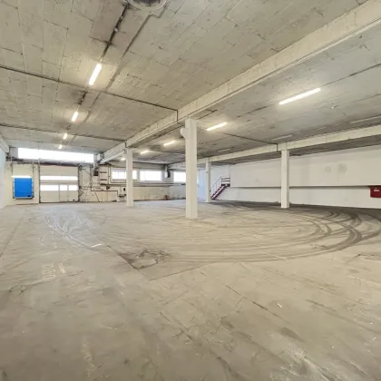 Große Industrie- Lagerhalle mit Staffelmietzins, neben Autobahnanschluss Hall West - Bild 3