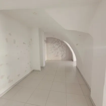 schönes Geschäftslokal in der Fußgängerzone zu vermieten - Bild 3
