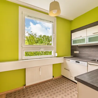 Idyllische Wohnung mit Grünblick und verglaster Loggia - Bild 2