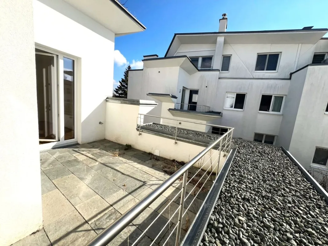 Helle 3-Zimmer-Whg. mit gr. Balkon in Architekten-Stadtvilla - Bild 1